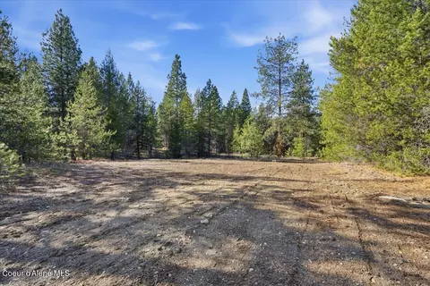 33482 N Charlotte Dr, Spirit Lake, ID 83869