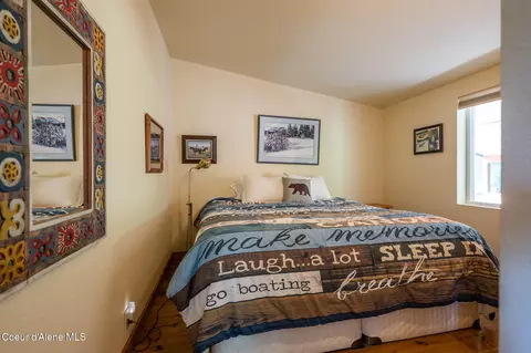 Bedroom - 17532 E Bannock Dr, Bayview, ID 83803 photo 2 of 2