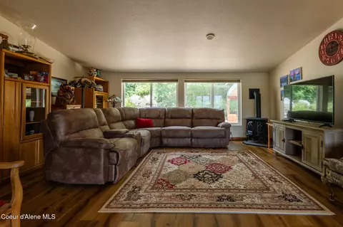 Living - 17532 E Bannock Dr, Bayview, ID 83803 photo 1 of 1