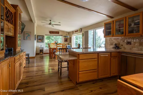 Kitchen - 17532 E Bannock Dr, Bayview, ID 83803 photo 2 of 4