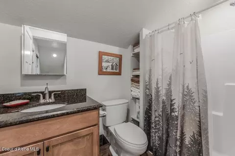 Bath - 891 Ames Way, Dover, ID 83825 photo 3 of 3