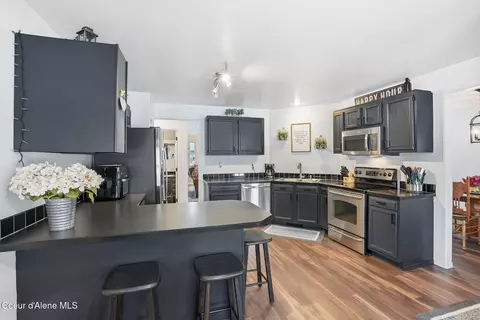 Kitchen - 502 Lewiston Ave, Pinehurst, ID 83850 photo 3 of 4