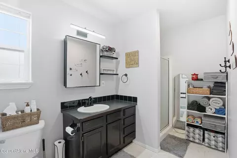 Bath - 502 Lewiston Ave, Pinehurst, ID 83850 photo 3 of 4