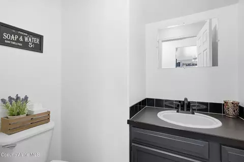 Bath - 502 Lewiston Ave, Pinehurst, ID 83850 photo 1 of 4