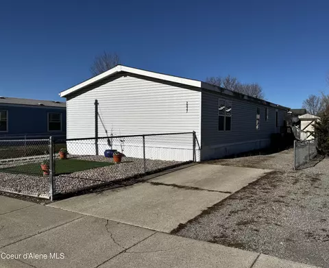 2037 W Yorkshire Ave, Coeur D'alene, ID 83815