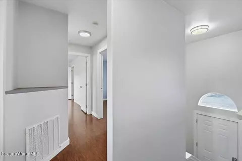 Entry Way - 106 E 9th Ave, Post Falls, ID 83854 photo 2 of 2