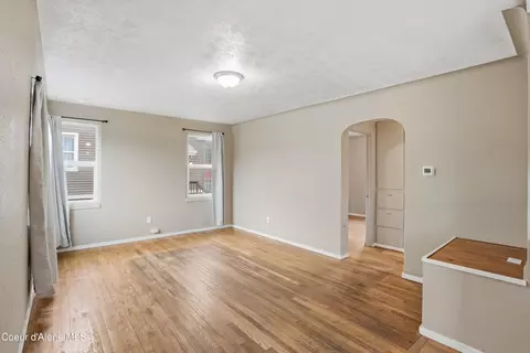 Living - 6113 E 8th Ave, Spokane Valley, WA 99212 photo 1 of 6