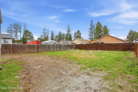 Exterior - 6113 E 8th Ave, Spokane Valley, WA 99212 photo 4 of 7