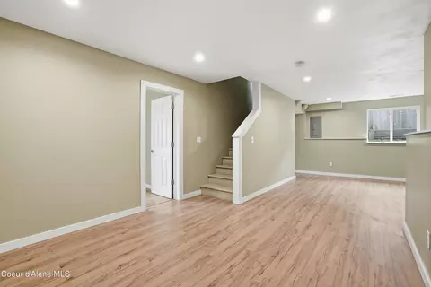 Living - 6113 E 8th Ave, Spokane Valley, WA 99212 photo 5 of 6