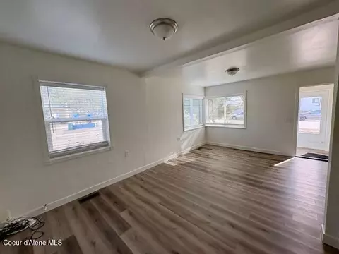 Living - 204 N Chestnut St, Kellogg, ID 83837 photo 2 of 3