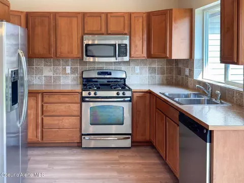 Kitchen - 3154 E Thrush Dr, Post Falls, ID 83854 photo 3 of 4