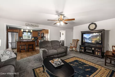 Living - 331 15th St, Plummer, ID 83851 photo 2 of 2