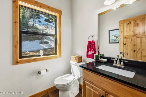 Bath - 95 Harrison Ln, Sandpoint, ID 83864 photo 1 of 4