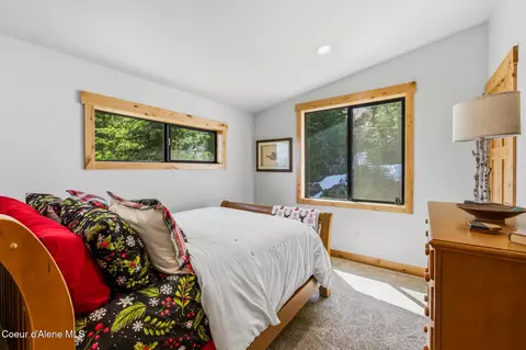 Bedroom - 95 Harrison Ln, Sandpoint, ID 83864 photo 5 of 6