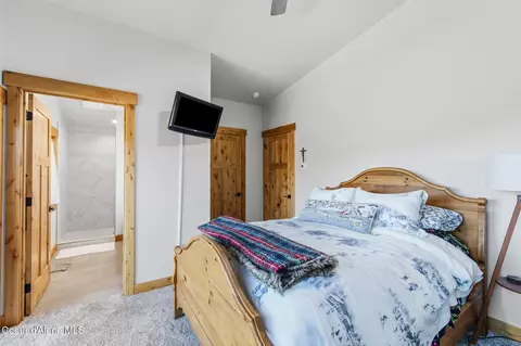 Bedroom - 95 Harrison Ln, Sandpoint, ID 83864 photo 2 of 6