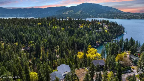 162483 N Lakeview Dr, Hayden Lake, ID 83835