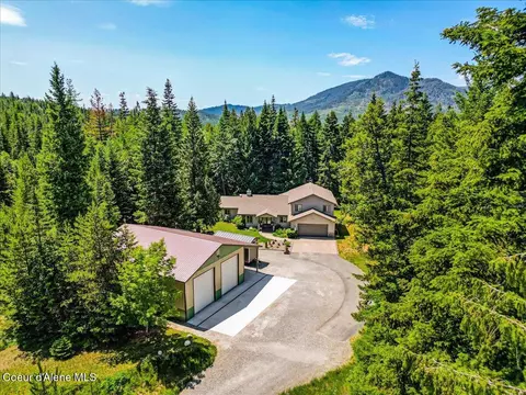 438 Berry Hl, Cocolalla, ID 83813