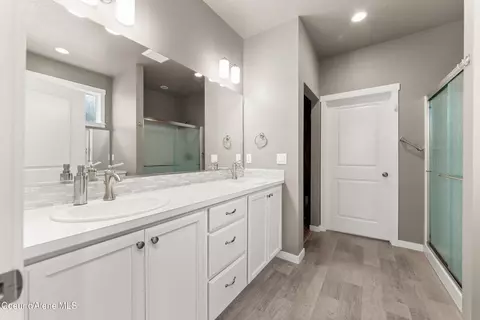 Bath - 4671 E Alopex Ln, Post Falls, ID 83854 photo 2 of 4