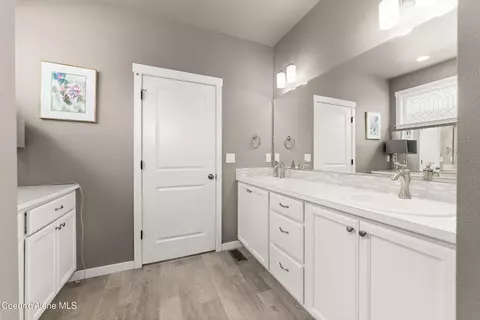 Bath - 4671 E Alopex Ln, Post Falls, ID 83854 photo 4 of 4