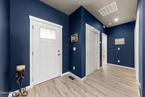 Entry Way - 4671 E Alopex Ln, Post Falls, ID 83854 photo 2 of 4