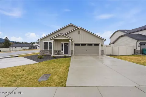 660 E Ripatti Way, Hayden, ID 83835