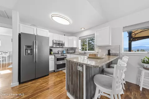 Kitchen - 585 N Divot Ave, Post Falls, ID 83854 photo 1 of 4