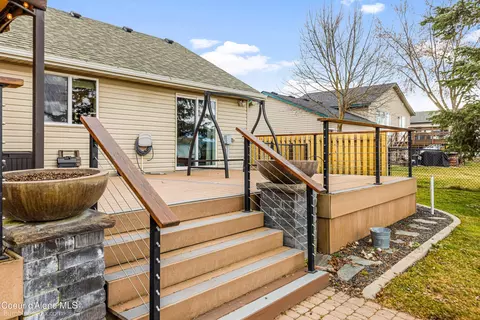 Exterior - 585 N Divot Ave, Post Falls, ID 83854 photo 7 of 17