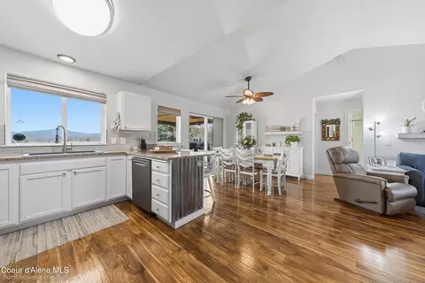 Kitchen - 585 N Divot Ave, Post Falls, ID 83854 photo 4 of 4