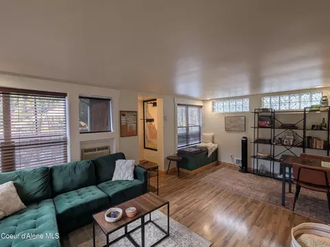 Living - 920 Pearl St, Wallace, ID 83873 photo 5 of 5