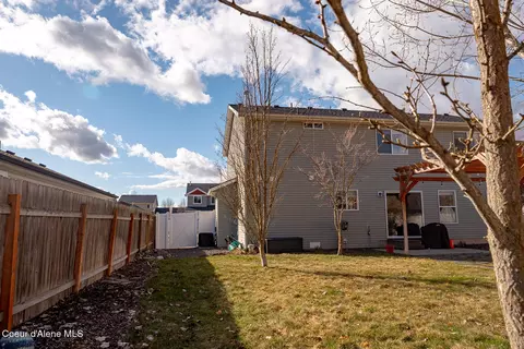 Exterior - 8464 N Boysenberry Loop, Hayden, ID 83835 photo 7 of 11