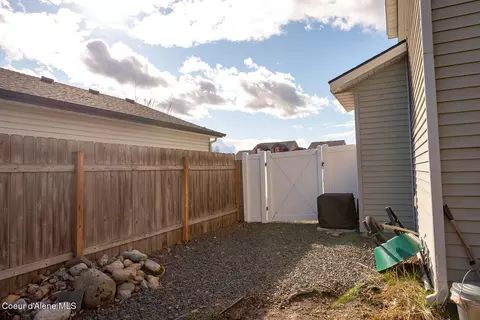Exterior - 8464 N Boysenberry Loop, Hayden, ID 83835 photo 9 of 11