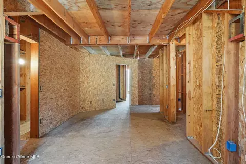 Entry Way - 45 Parallel Run Rd, Sandpoint, ID 83864 photo 7 of 10