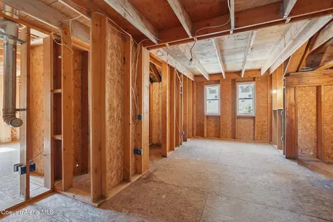 Entry Way - 45 Parallel Run Rd, Sandpoint, ID 83864 photo 6 of 10