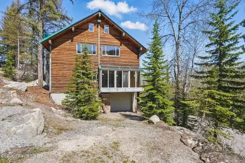 45 Parallel Run Rd, Sandpoint, ID 83864