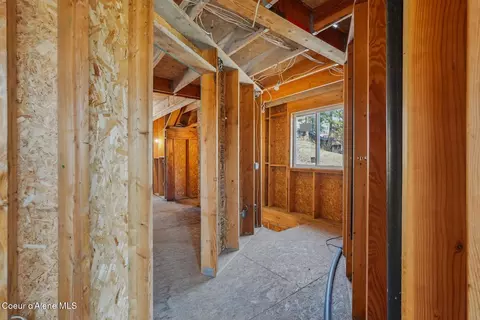 Entry Way - 45 Parallel Run Rd, Sandpoint, ID 83864 photo 5 of 10