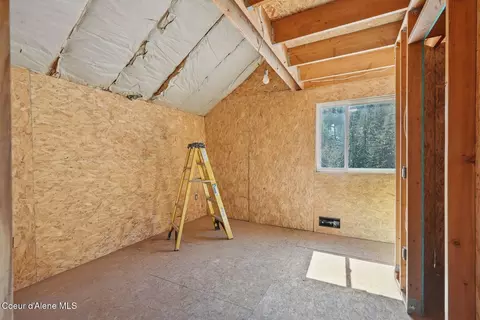 Bedroom - 45 Parallel Run Rd, Sandpoint, ID 83864 photo 2 of 4