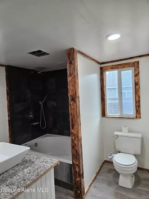 Bath - 4301 E Maplewood Ave #30, Post Falls, ID 83854 photo 2 of 2