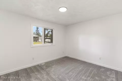 Bedroom - 327 S Sandpiper Loop, Post Falls, ID 83854 photo 3 of 9