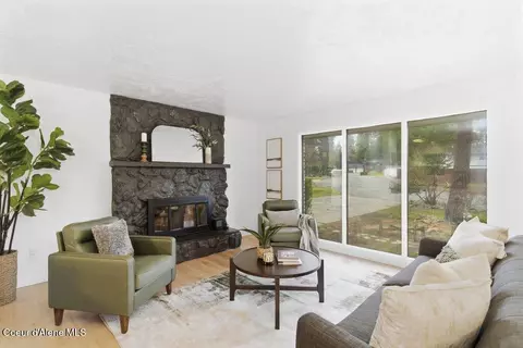 Living - 327 S Sandpiper Loop, Post Falls, ID 83854 photo 2 of 2