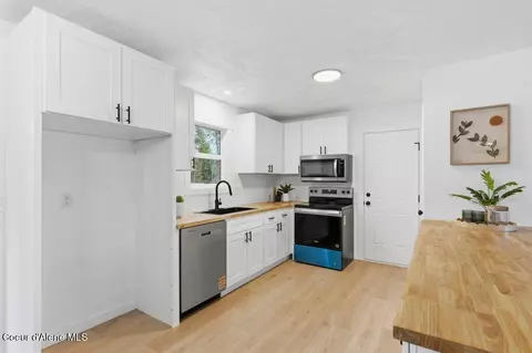 Kitchen - 327 S Sandpiper Loop, Post Falls, ID 83854 photo 1 of 3