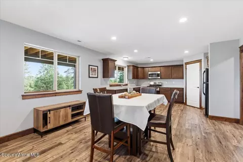 Dining - 18059 N Advent Ln, Hauser, ID 83854 photo 2 of 2