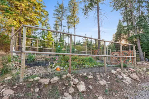 Exterior - 18059 N Advent Ln, Hauser, ID 83854 photo 6 of 7