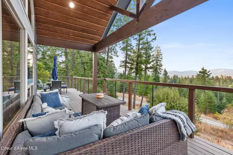 Exterior - 18059 N Advent Ln, Hauser, ID 83854 photo 3 of 7
