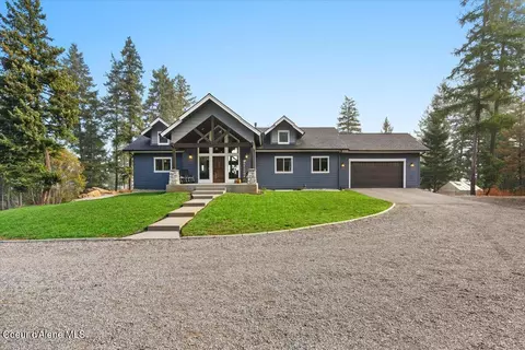 18059 N Advent Ln, Hauser, ID 83854