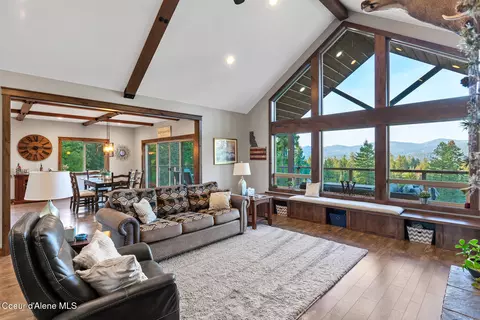 Living - 18059 N Advent Ln, Hauser, ID 83854 photo 3 of 3