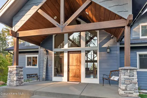 Exterior - 18059 N Advent Ln, Hauser, ID 83854 photo 2 of 7