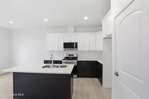 639 N Creative Way, Post Falls, ID 83854