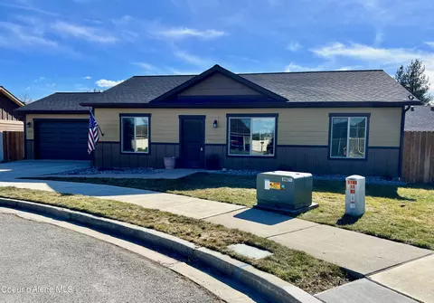 319 Creekview Ct, Sandpoint, ID 83864