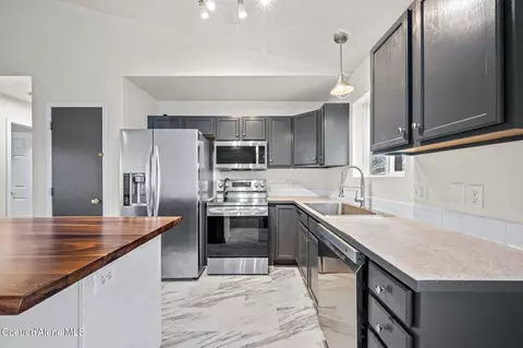 Kitchen - 2615 E Knapp Cir, Post Falls, ID 83854 photo 1 of 2