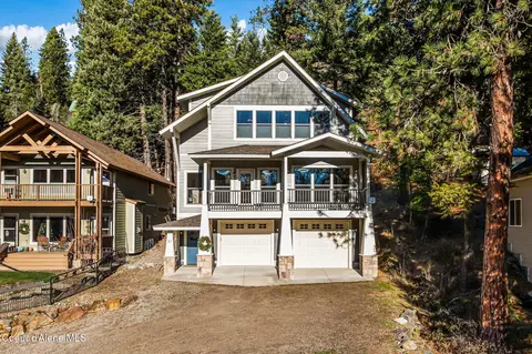 21 Midlake Dr, Sagle, ID 83860